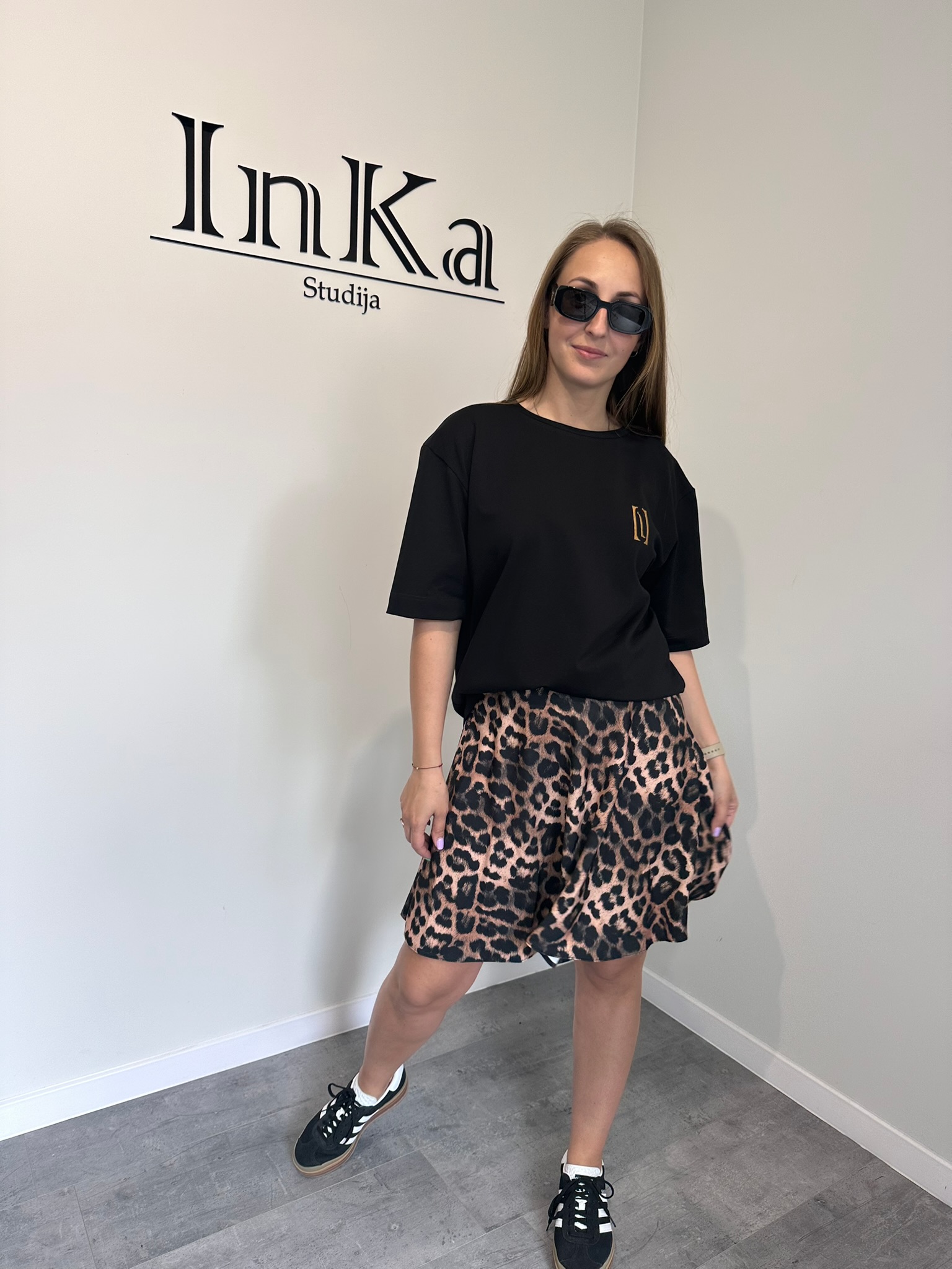 Marškinėliai "Basic black" - Image 3