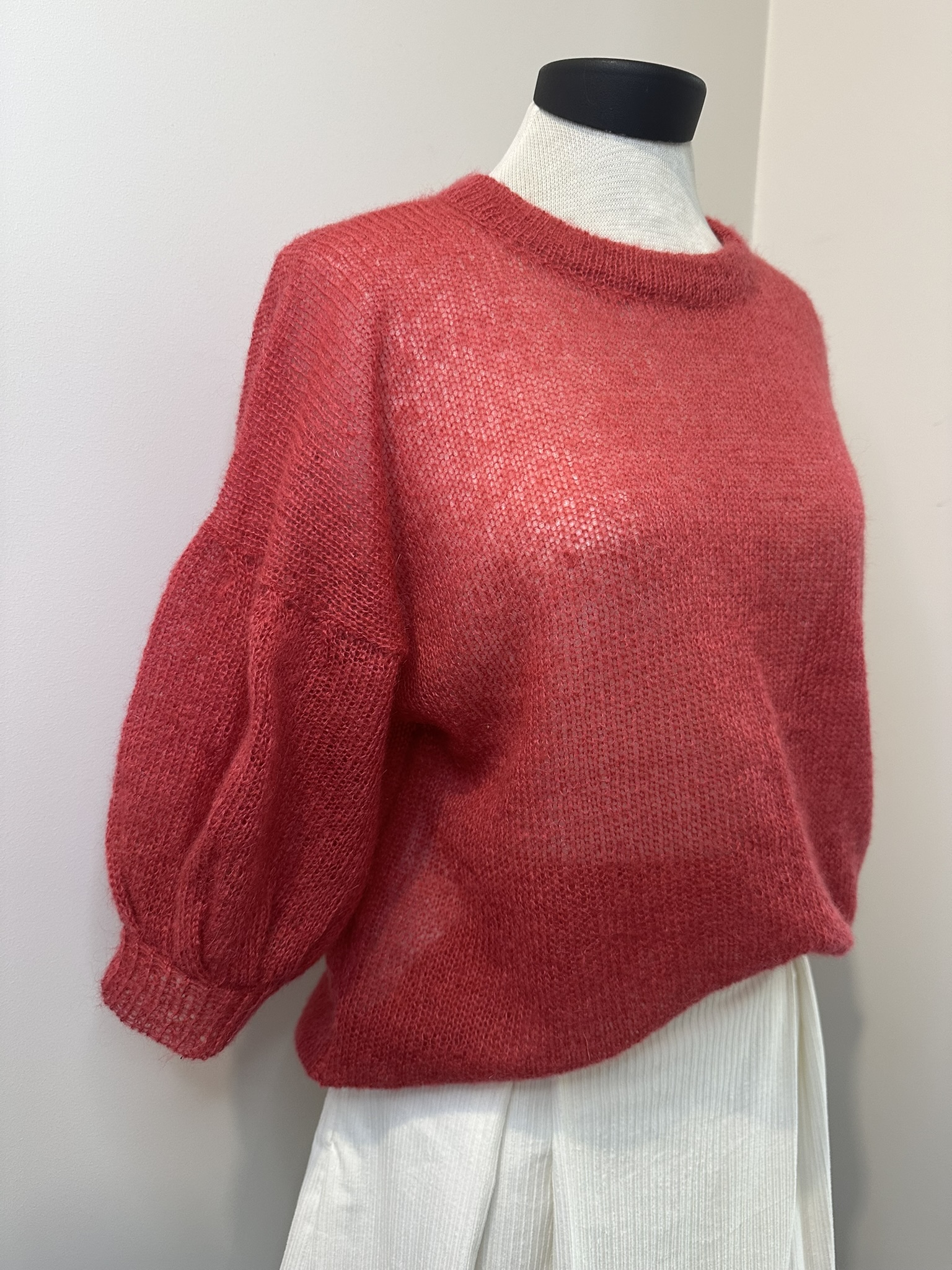 Moheros megztinis "Raudona"