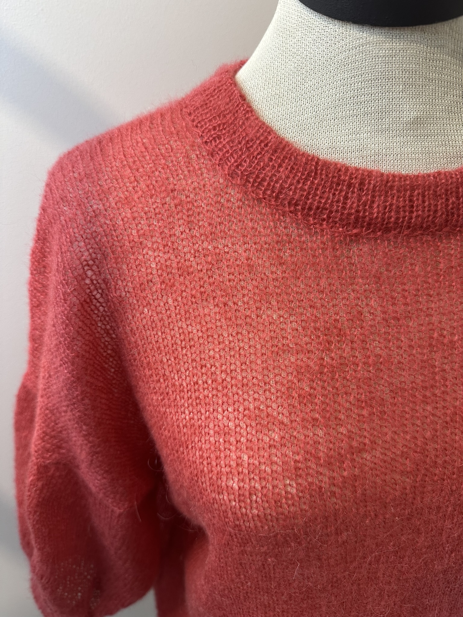 Moheros megztinis "Raudona" - Image 2