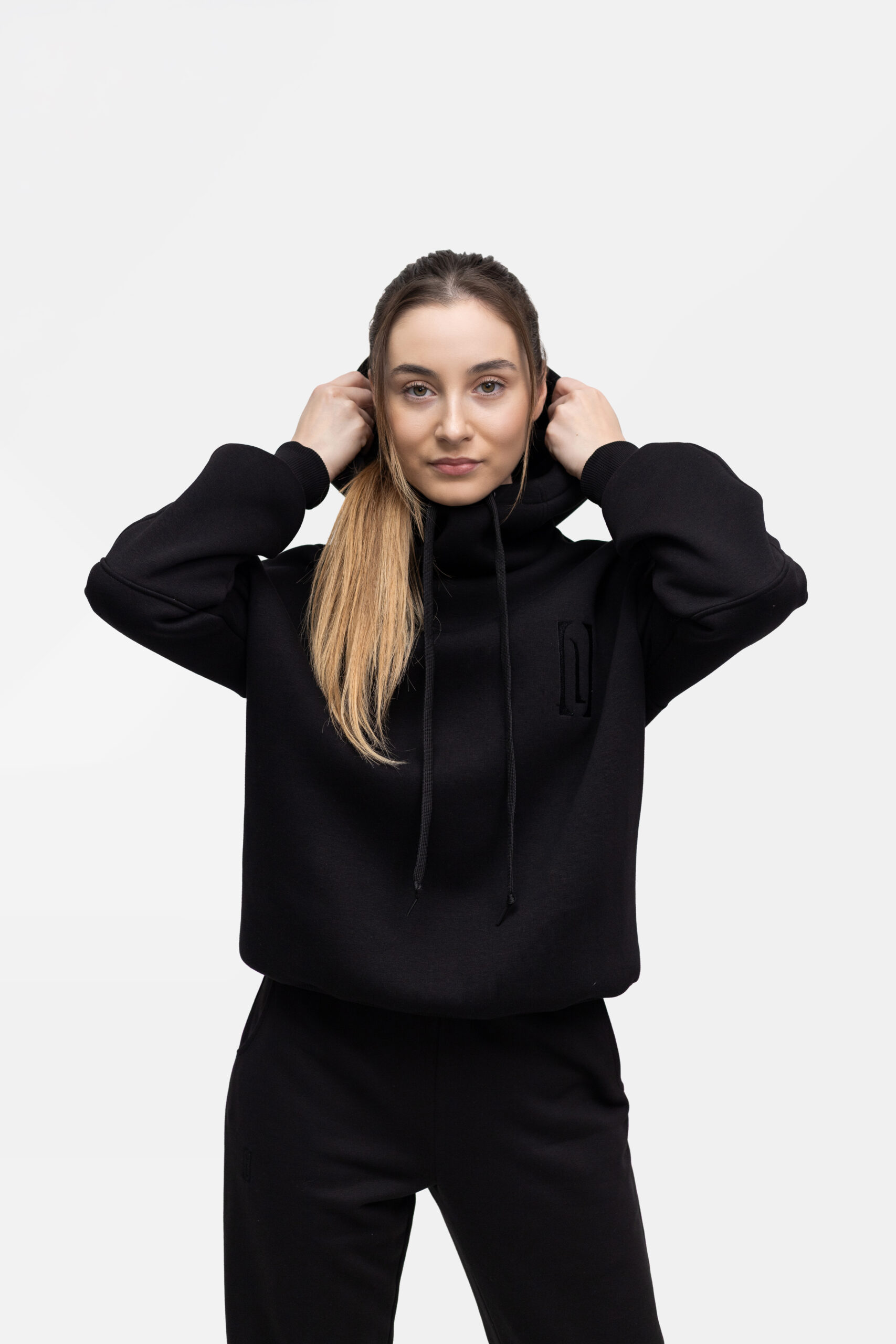 Džemperis su gobtuvu - BLACK - Image 6